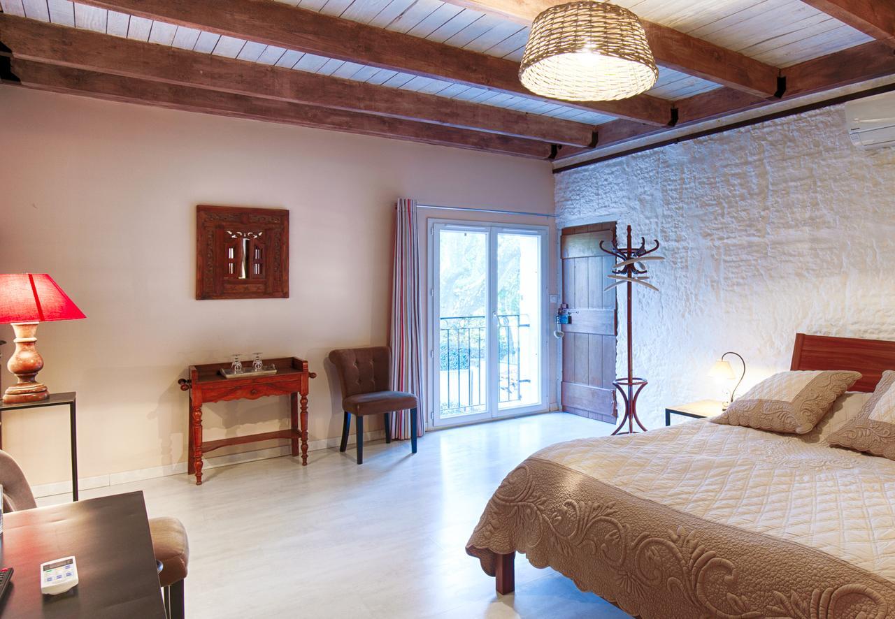 Mas De La Douceur Bed and Breakfast Saint-Andiol Exteriör bild